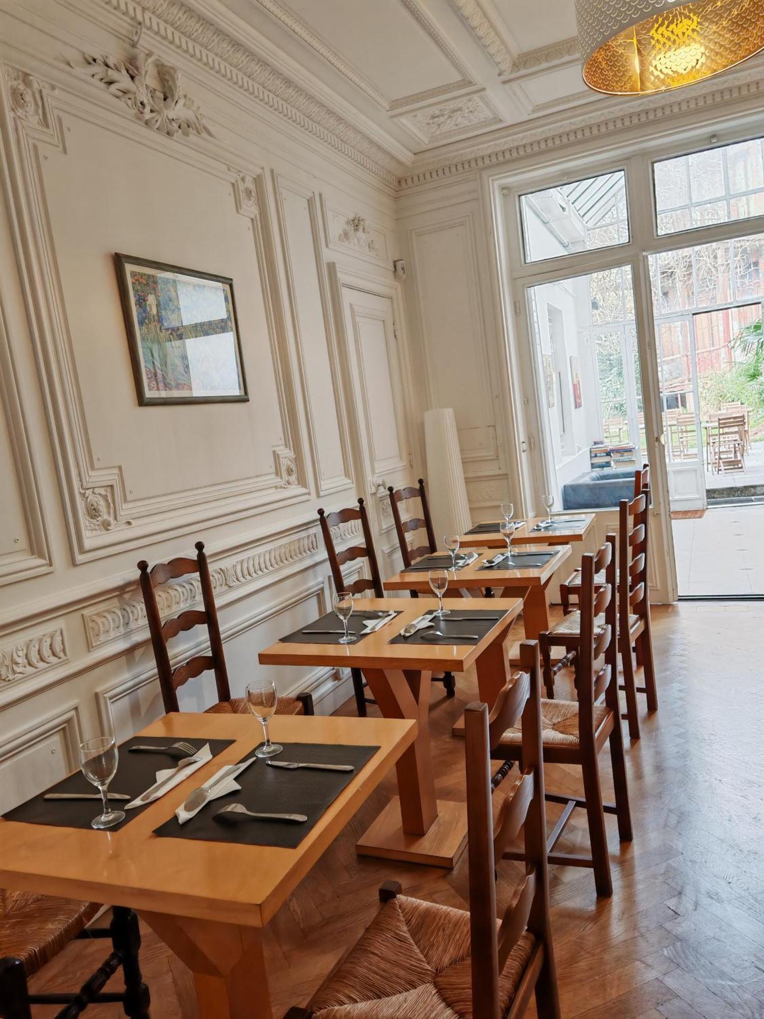 Le Jardin Cafe Bed & Breakfast